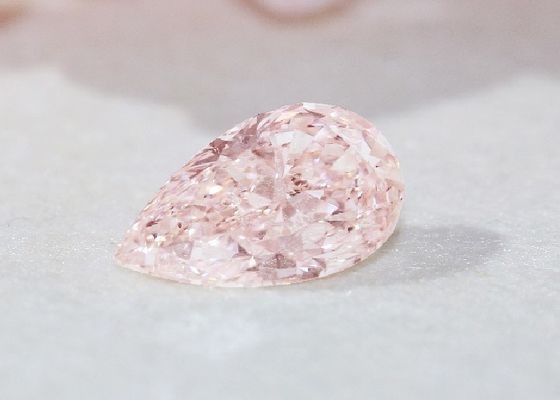 Pärchenförmige synthetische Herz-Kreislauf-Krankheiten Laborgewachsen rosa Diamanten 1.9ct-2.3ct mit IGI-Zertifikat