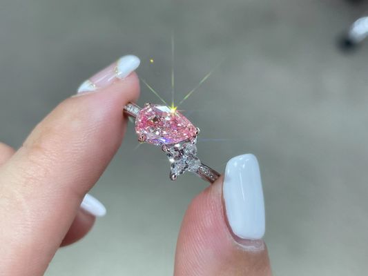 Rosa und weiße Birne 1.5ct Labor erwachsener Mann gemacht synthetische Diamanten Set mit 18K Weißgold modischen Ring