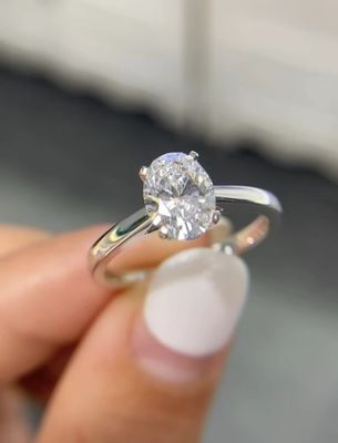 Weißer ovaler Diamantring Verlobungsring Hochzeitsringe Laborgewachsener Diamantringe