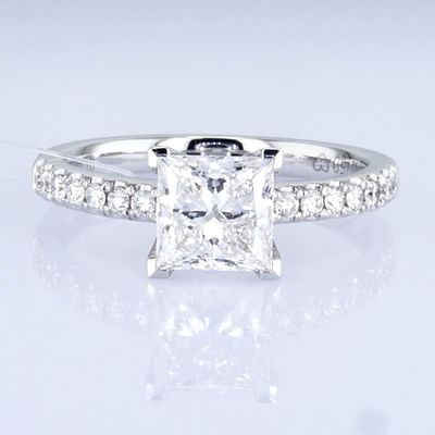18k 1,5ct+ Prinzessin Design Ring täglich Stil Prinzessin Form Weiß synthetischer Diamant Ring