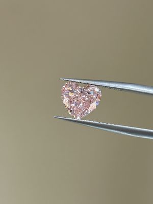 Fancy Intense Pink Heart Shape Laborgewachsen Diamanten IGI Zertifizierte Diamanten Rosa Diamanten